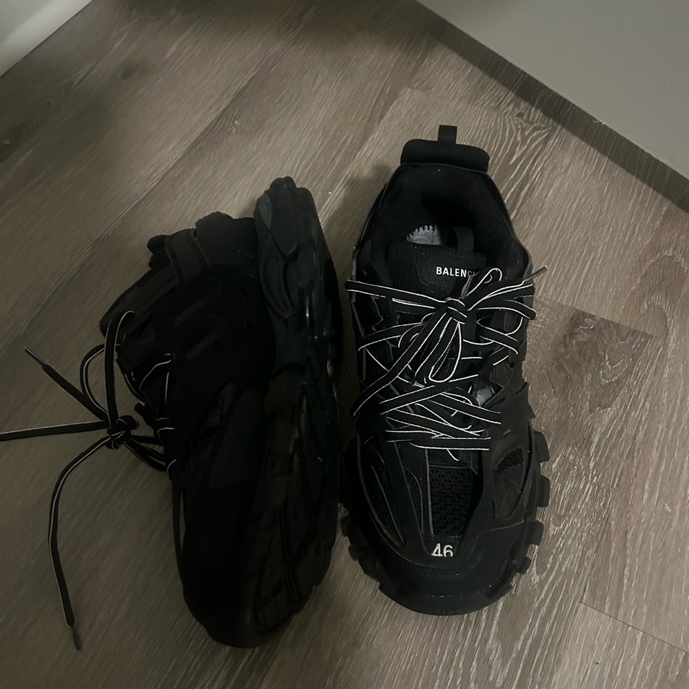 Balenciaga Black Sneakers Modern Design